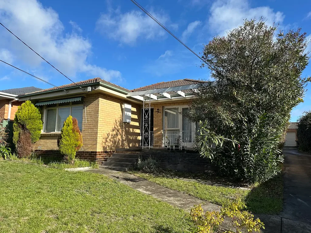 3 Bedroom unit in Oakleigh South