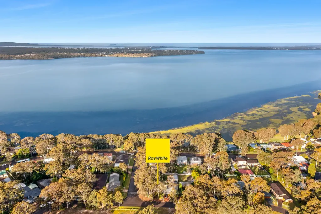 Charmhaven 2房  Incredible Investment Opportunity with Subdivison Potential!