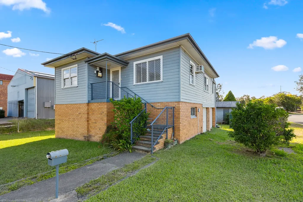 1 Beeton Parade, Taree, NSW 2430