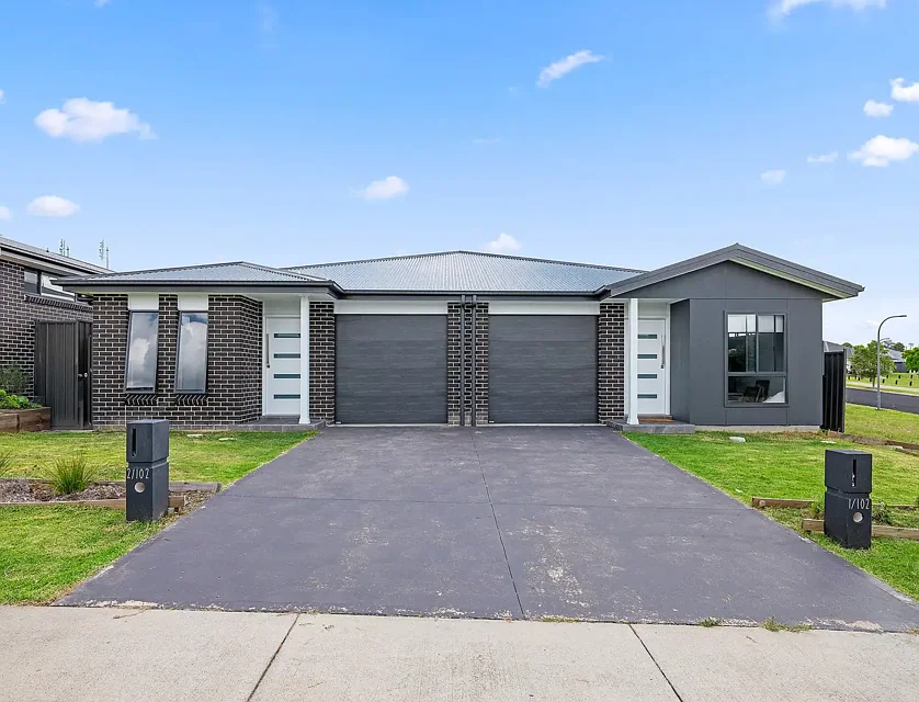 1/102 Saddlers Drive, Gillieston Heights, Hunter, 3 chambres, 2 salles de bain, Apartment