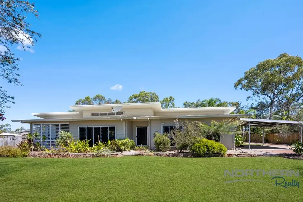Black River 3બેડરૂમ Acreage Living with Pool, Great Shed & Solar!