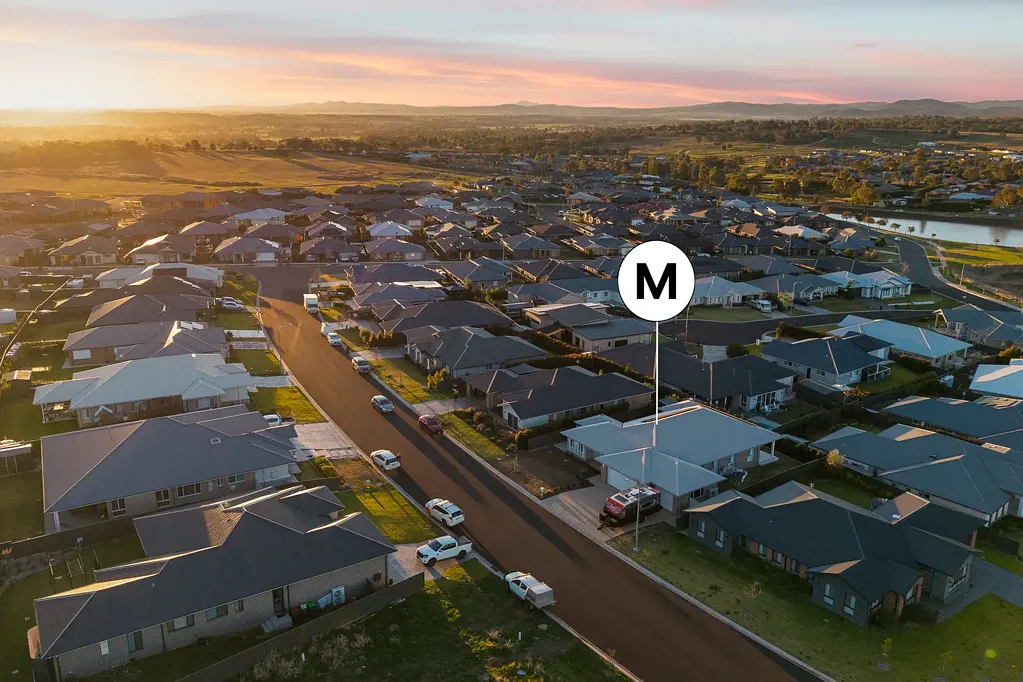 Tamworth 4Kwarto MODERN FAMILY LIVING WITH TRIPLE GARAGE