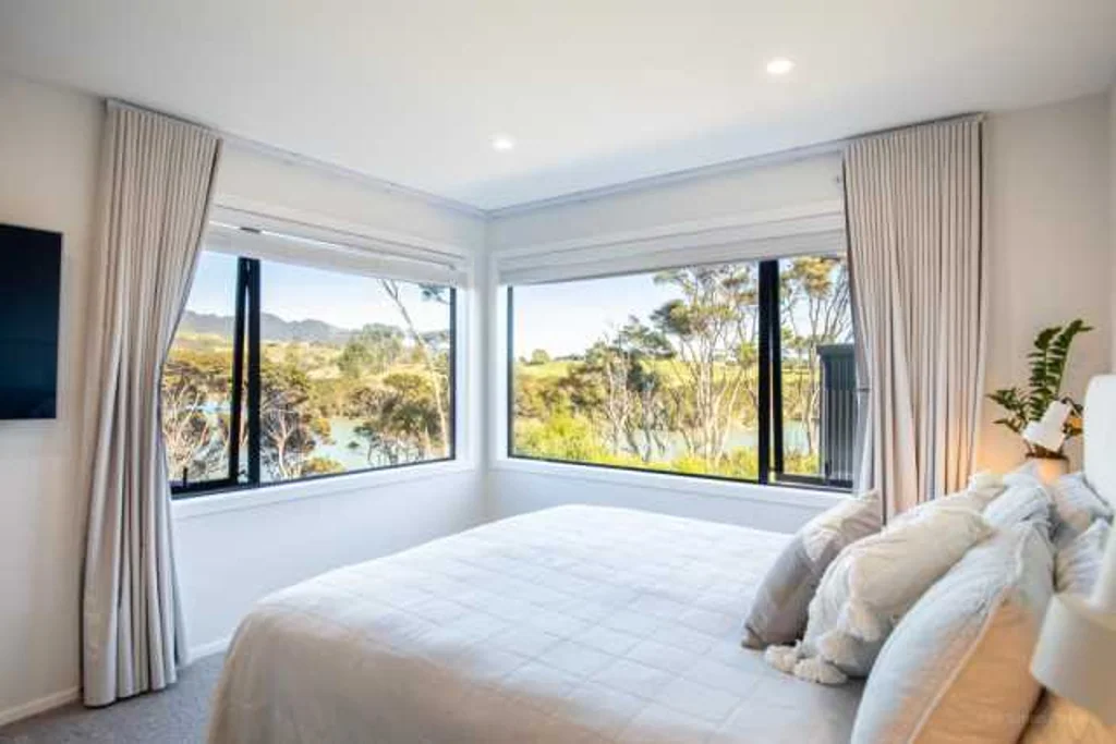 Raglan 4房  Views, Sun & Lifestyle in Rangitahi