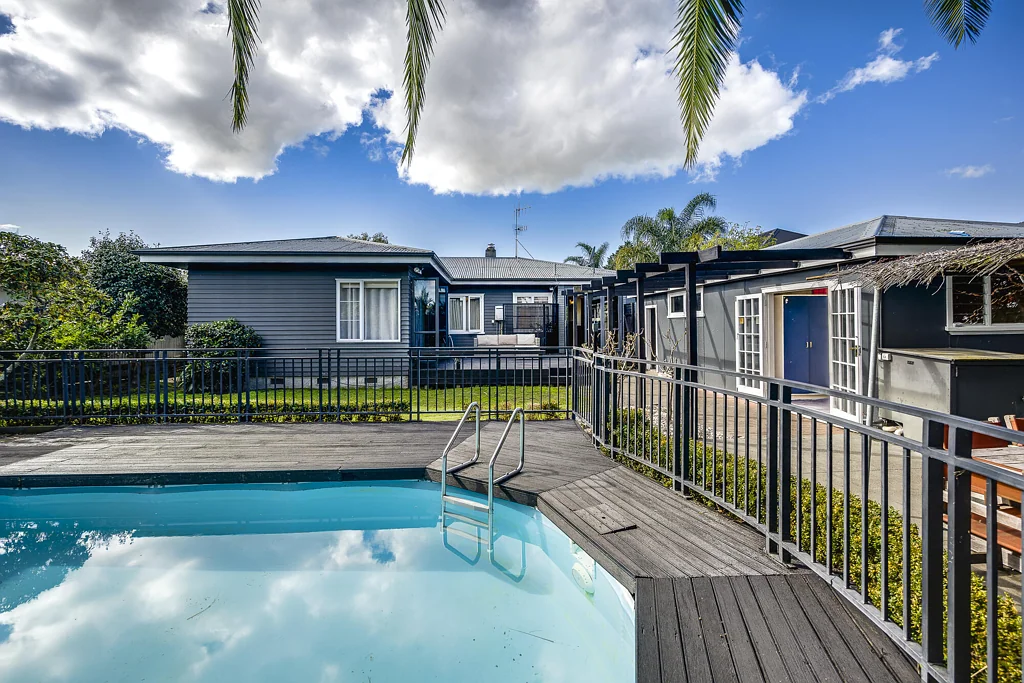 Greenmeadows 4房  Street speaks for itself, family home to match