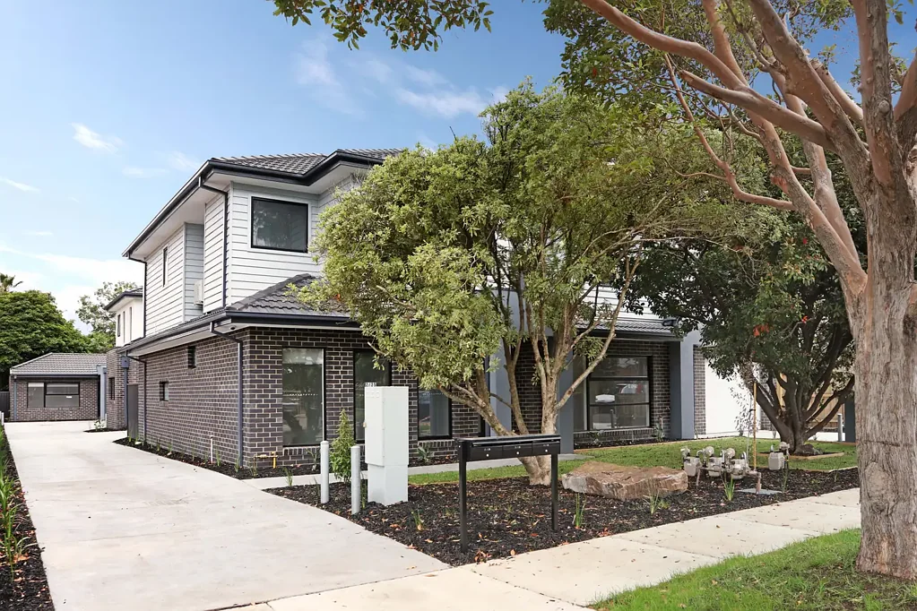 1/25 Clyde Street, Newport, VIC 3015, 3房, 3浴, Townhouse