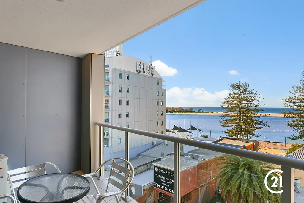 The Entrance 2房  MODERN COASTAL LIVING WITH OCEAN VIEWS – HEART OF THE ENTRANCE