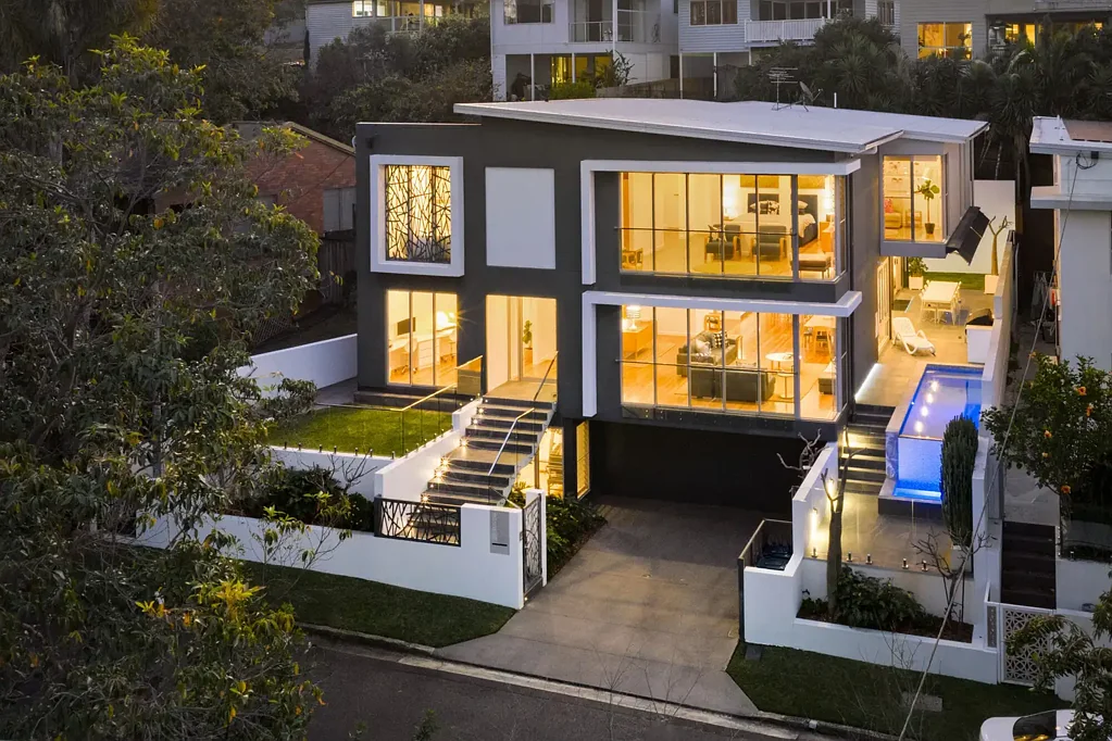 Balmoral 5房 Balmoral核心三层宅 450m2开放空间 Miele全厨电器 低维护花园泳池 Architectural Elegance and Modern Functionality in Balmoral