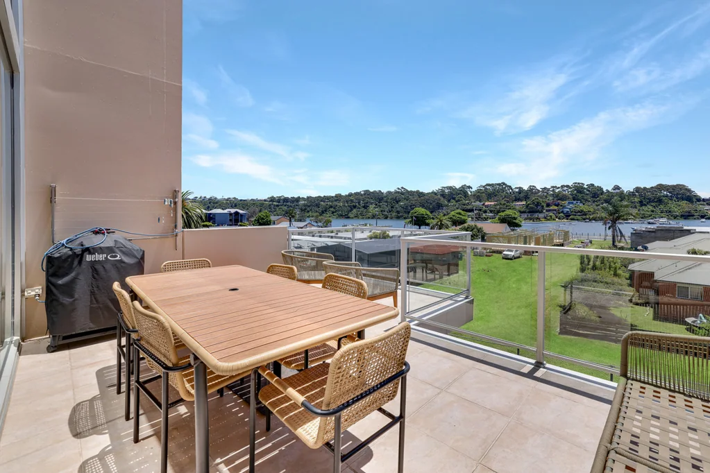 Lakes Entrance 3બેડરૂમ North Facing Duel Level Apartment