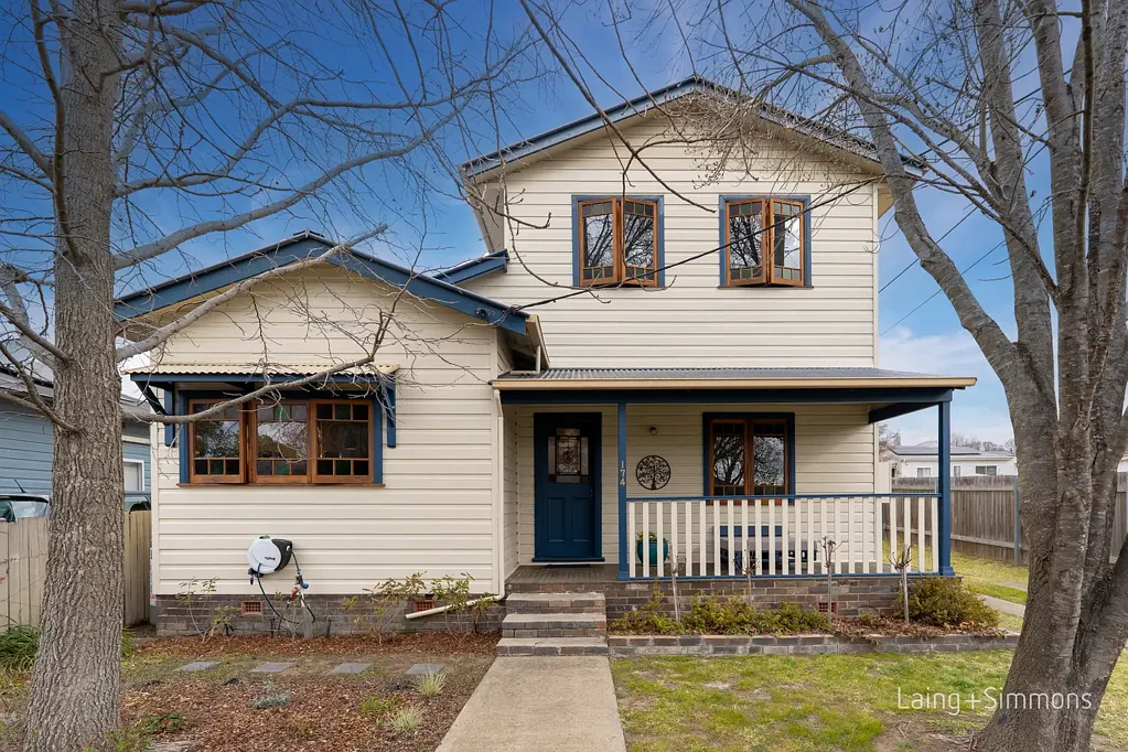 Armidale 4房  Comfortable Family Living in a Convenient Armidale Location
