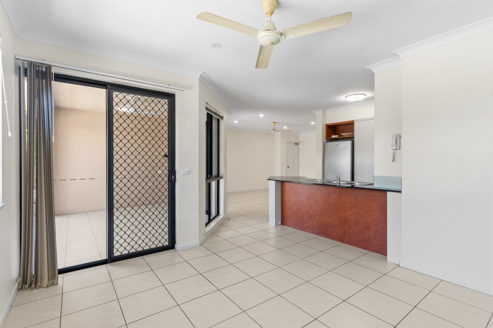 UNIT 3 19-23 MINNIE ST, PARRAMATTA PARK QLD 4870, 0 Kuwarto, 0 Banyo, Unit