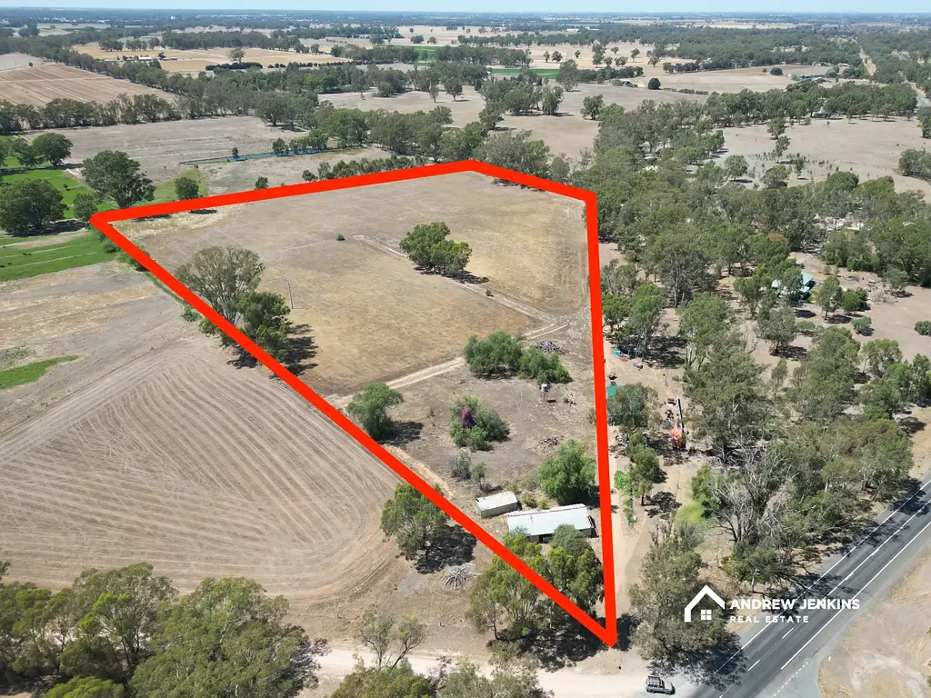 Koonoomoo  Rare 16.9 Acre Lifestyle Opportunity in Sought-After Koonoomoo
