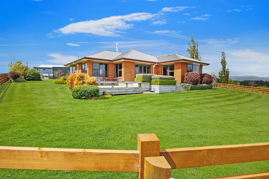 Pohangina Significant price reduction - owners say LETS GO!