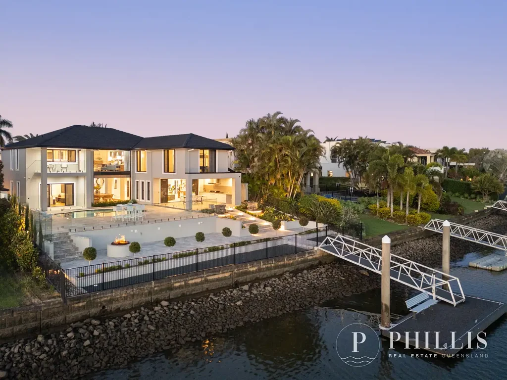 Hope Island 5कमरा Grand Canal French Hamptons Masterpiece. Gated, secure living. Genuine sale