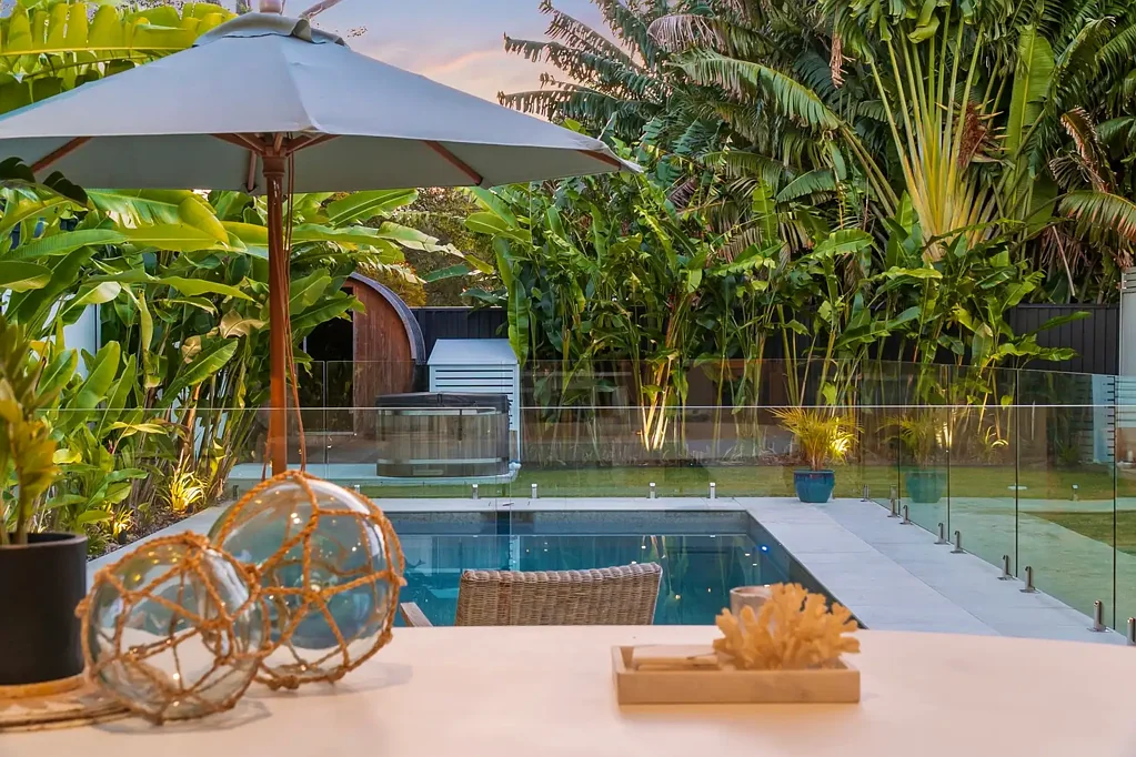 Labrador 5ਬੈੱਡਰੂਮ La La Land Living, Gold Coast Grounding - Luxury Retreat Backing onto Harris Park.