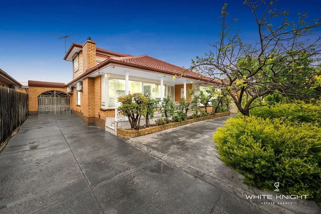 27 Mulhall Drive, St Albans, VIC 3021