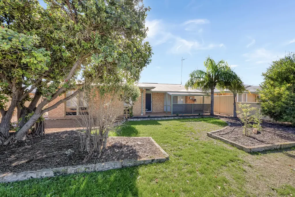 Dongara 4房  Coastal Family Living with Shed Access and Room for the Whole Family