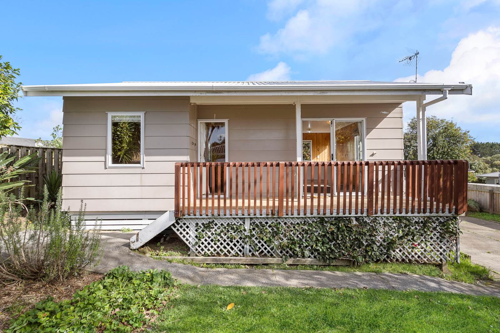 2/4 Ashbourne Place, Glendene, Auckland - Waitakere, 2 غرف, 1 حمامات