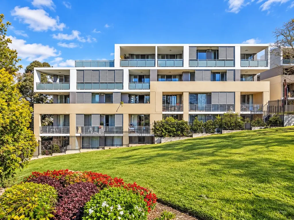 Carlingford 2બેડરૂમ 189M² GROUND-FLOOR APARTMENT + HUGE PRIVATE COURTYARD | CARLINGFORD WEST CATCHMENT
