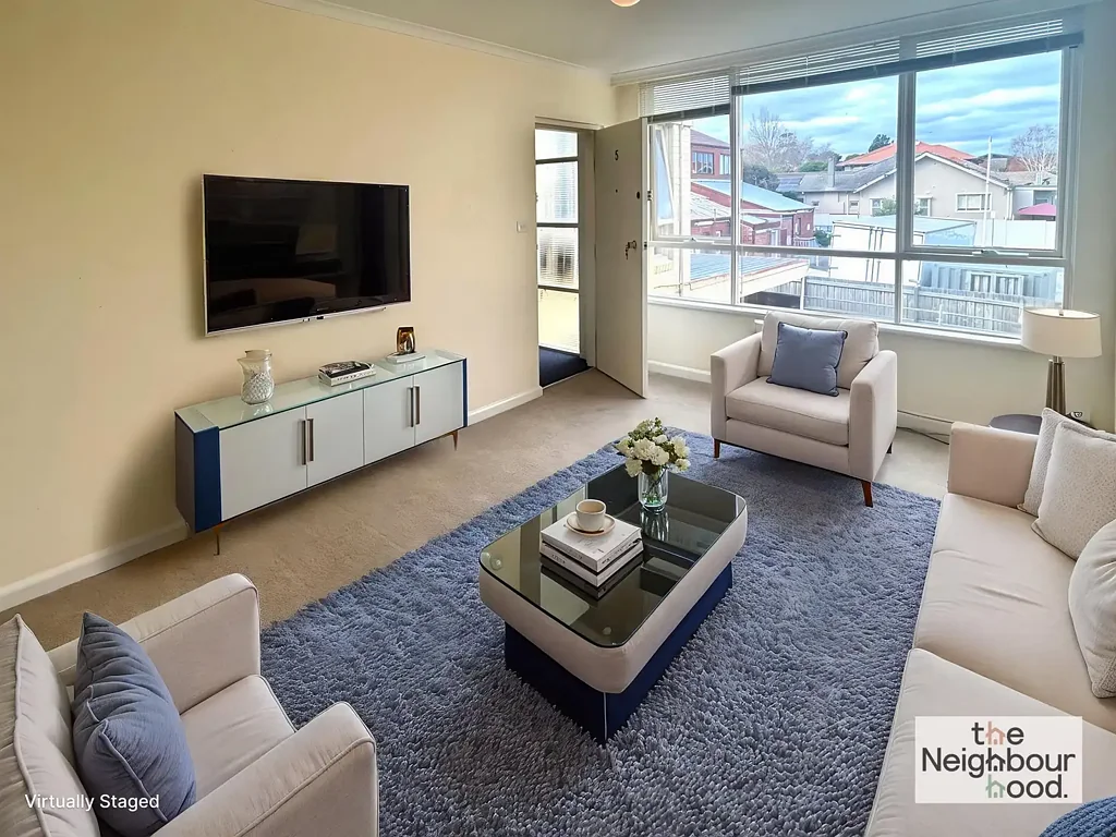3 BED APARTMENT INCL. PARKING PERMITS