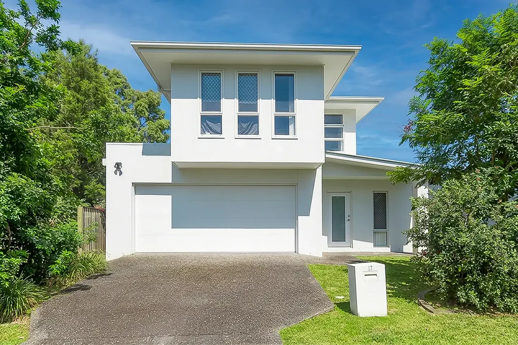 Bray Park 4 Slaapkamer Stunning Family Home Offering Comfort and Quality Throughout - Superb Investment Opportunity