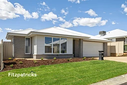 6 Sargood Way, Gobbagombalin