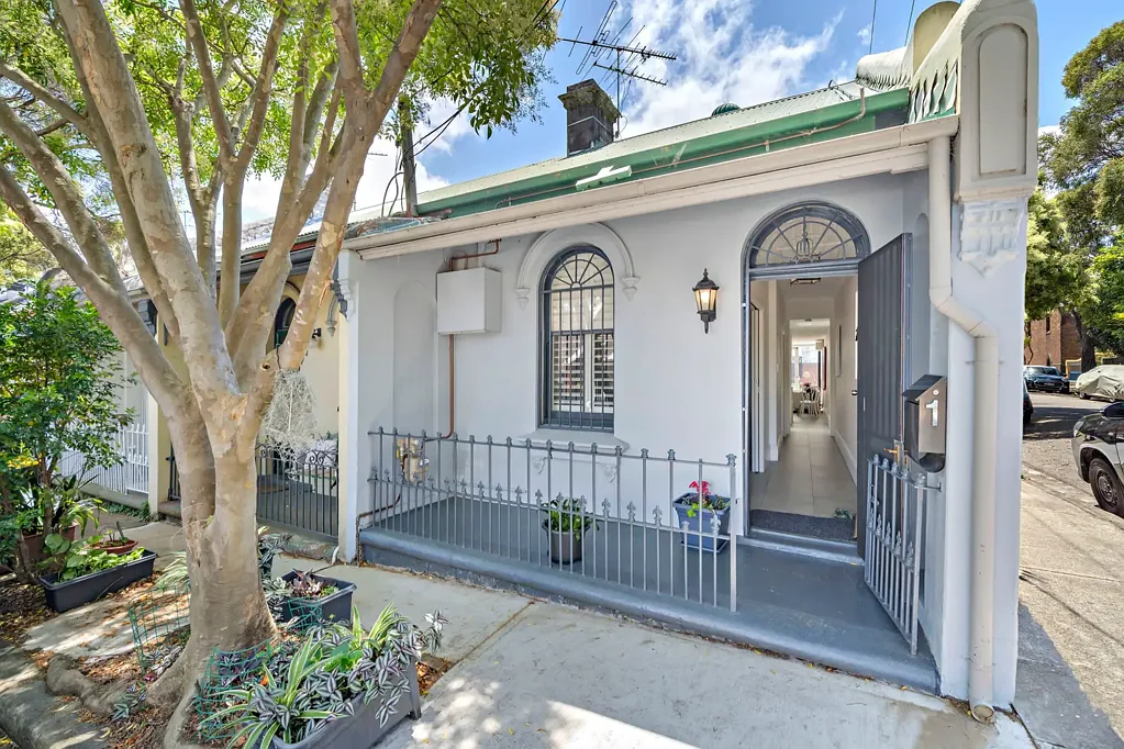 2 bed semi detached with lifestyle essentials