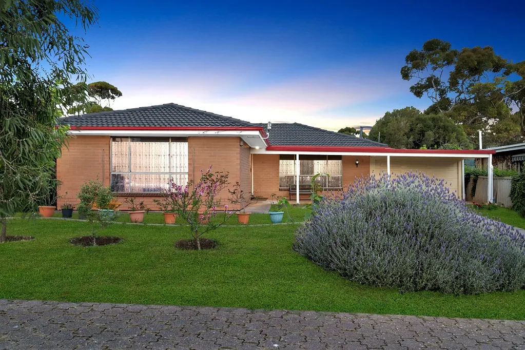 Para Vista 3બેડરૂમ Beautifully Maintained Family Living on a Generous Para Vista Block.