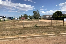 109 & 111 Wren Street, Longreach