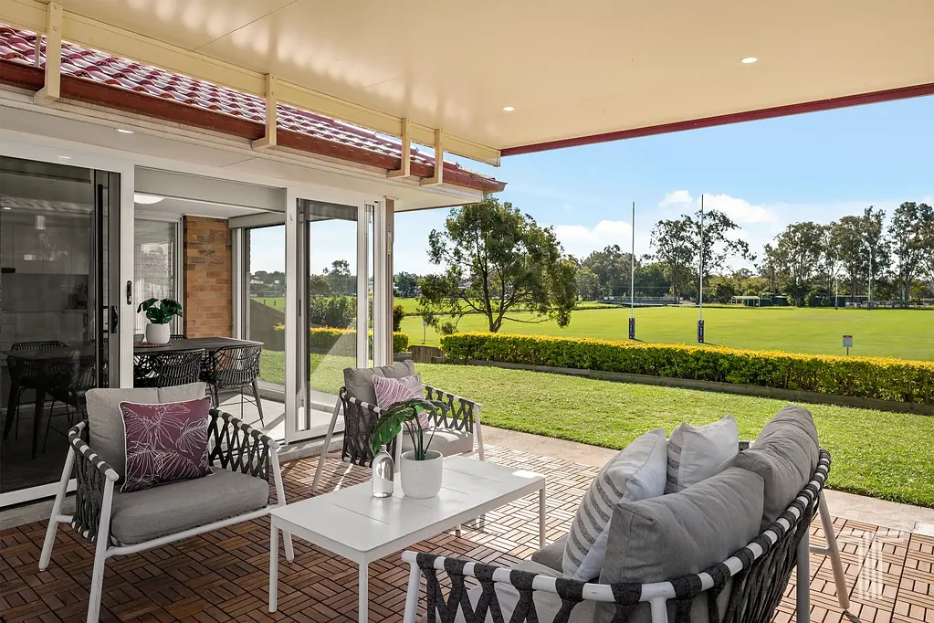 Carina 4બેડરૂમ A Cloverbrook Opportunity That's Easy to Fall For.