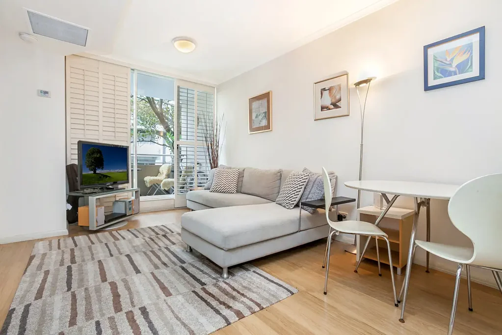 Executive Furnished Apartment in the highly desired Peninsular Building