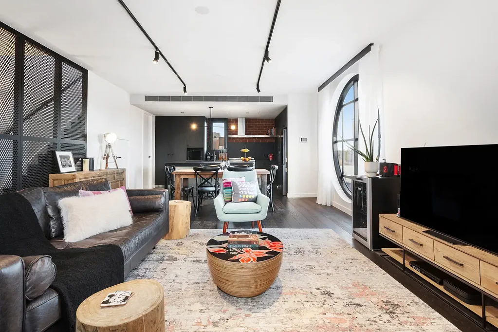 Alphington 3ห้องนอน Industrial Heritage Meets Contemporary Living