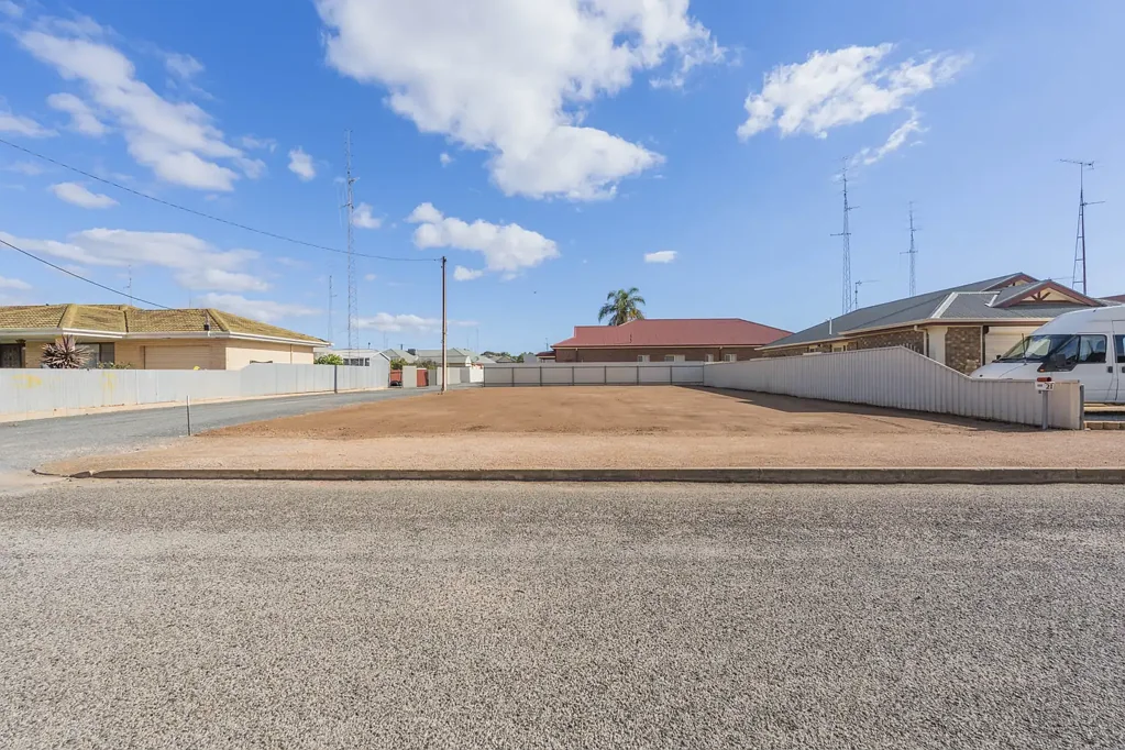 Kadina  Ready to build - Corner allotment with great potential
