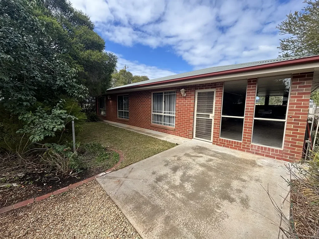 2 BEDROOM UNIT IN DARLINGTON POINT