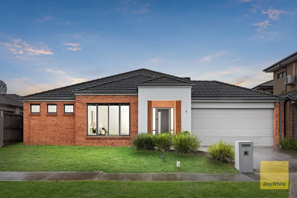 Deer Park 3침실 Freshly Updated & Move-In Ready: The Ultimate 'Leave the Car Behind' Lifestyle on 527m²!