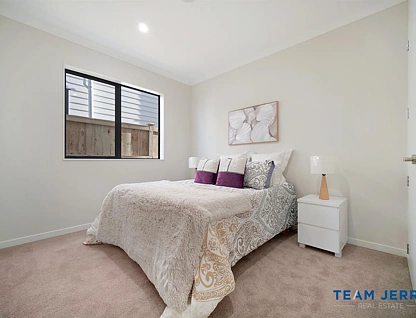 21 Knockanara Drive, Flat Bush, Manukau City, 8 Bedrooms, 6 Bathrooms, House