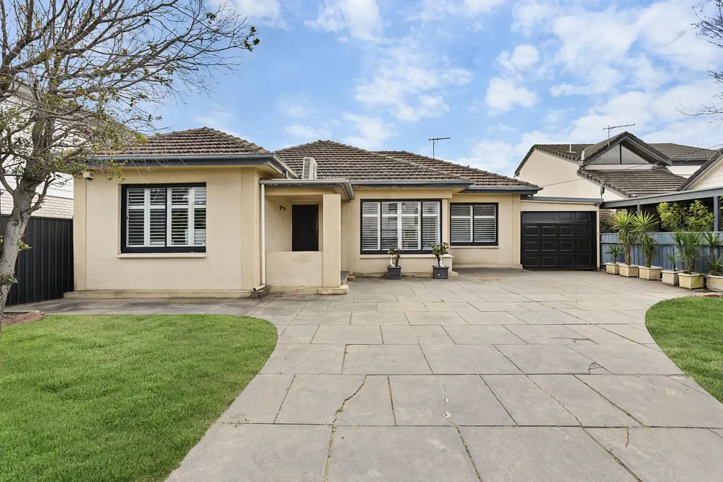 Iba Pa - 32 Terminus Street, Grange, SA 5022