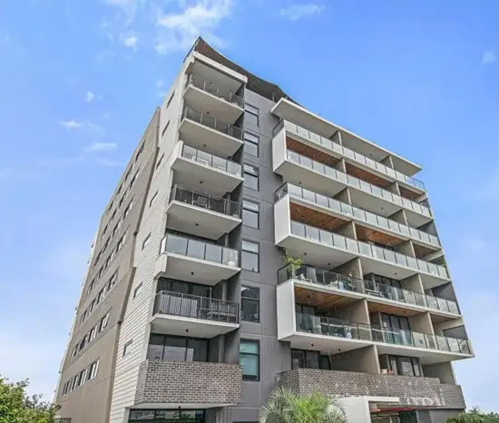 Fully Furnished 2-Bedroom Apartment in Stones Corner