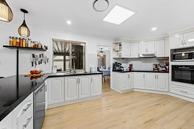 65 SILVARA CCT, CAPALABA QLD 4157, 4 Kuwarto, 2 Banyo, House