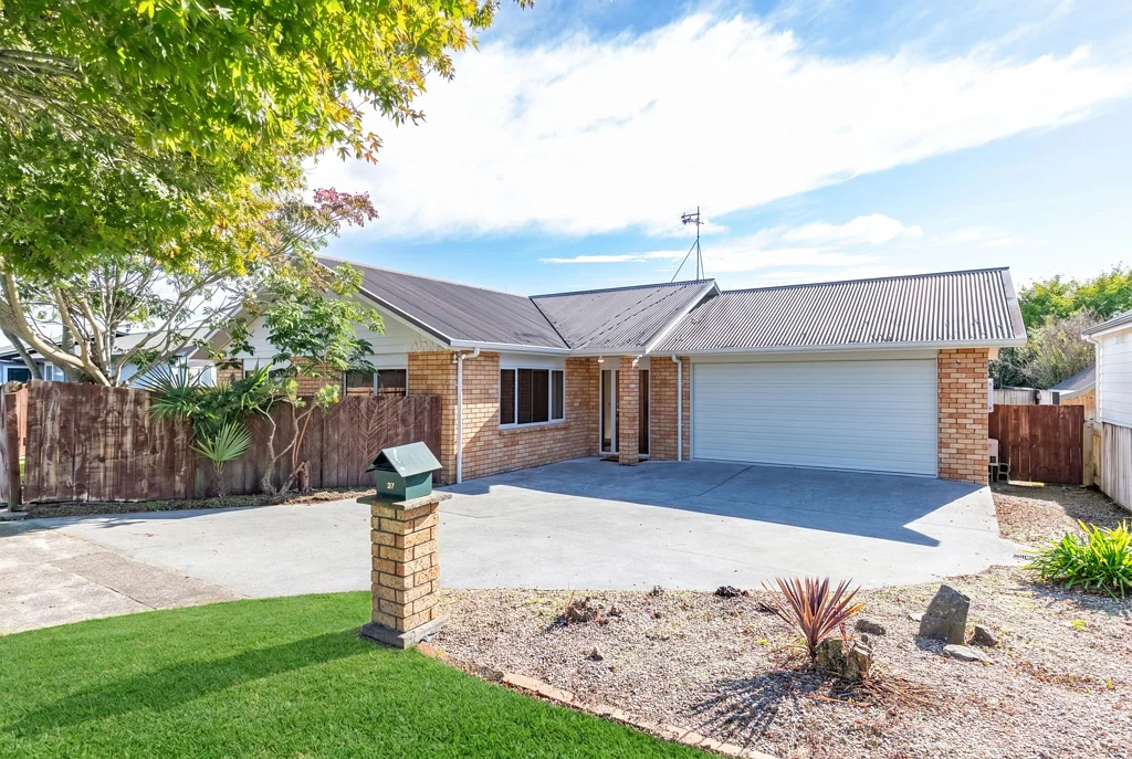 Cambridge 3房  Brick, Bright, Freehold & Best Location!
