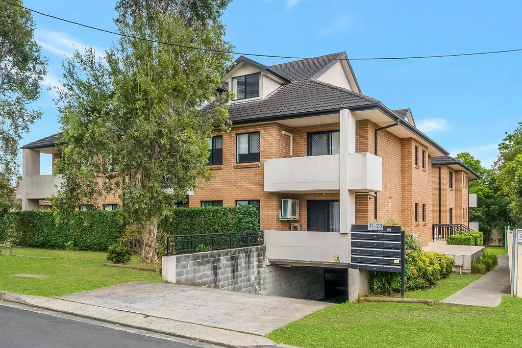 Warwick Farm 3ਬੈੱਡਰੂਮ Spacious top-floor living close to Liverpool
