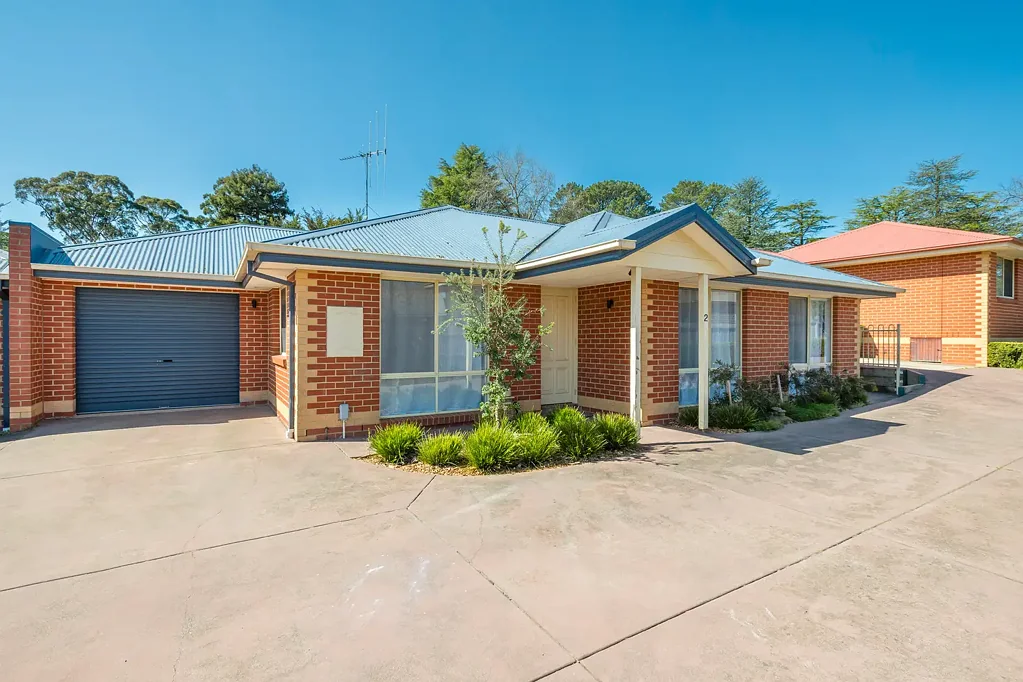 2/151 High Street, Woodend, VIC 3442