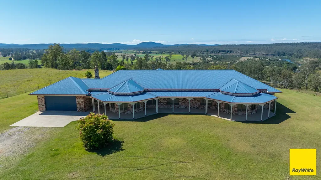Lilydale  Sunny Ridge - Luxury Riverfront Living & Productive Grazing