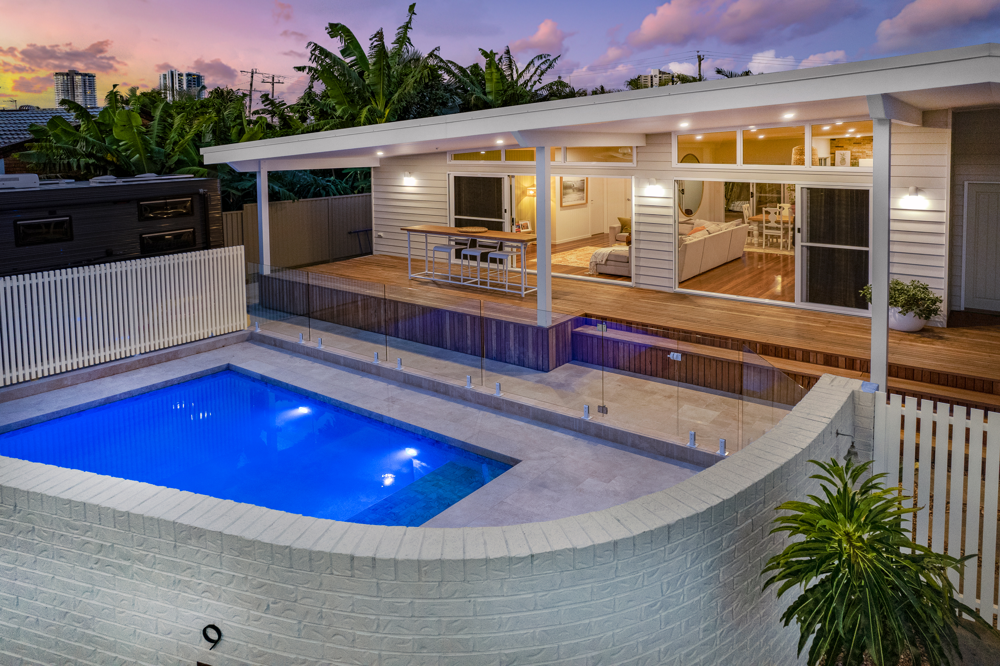 9 MAITLAND ST, BURLEIGH WATERS QLD 4220, 0 chambres, 0 salles de bain, House