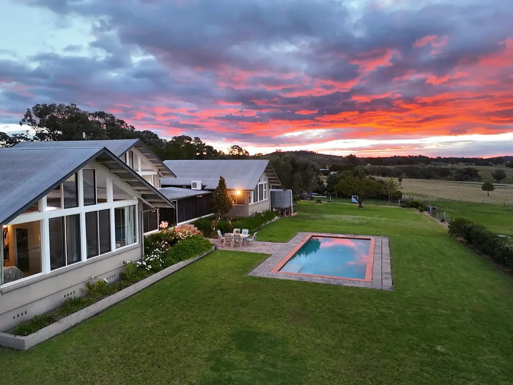 Inverell 5Habitaciones "Architecturally Designed Family Home on Acreage"