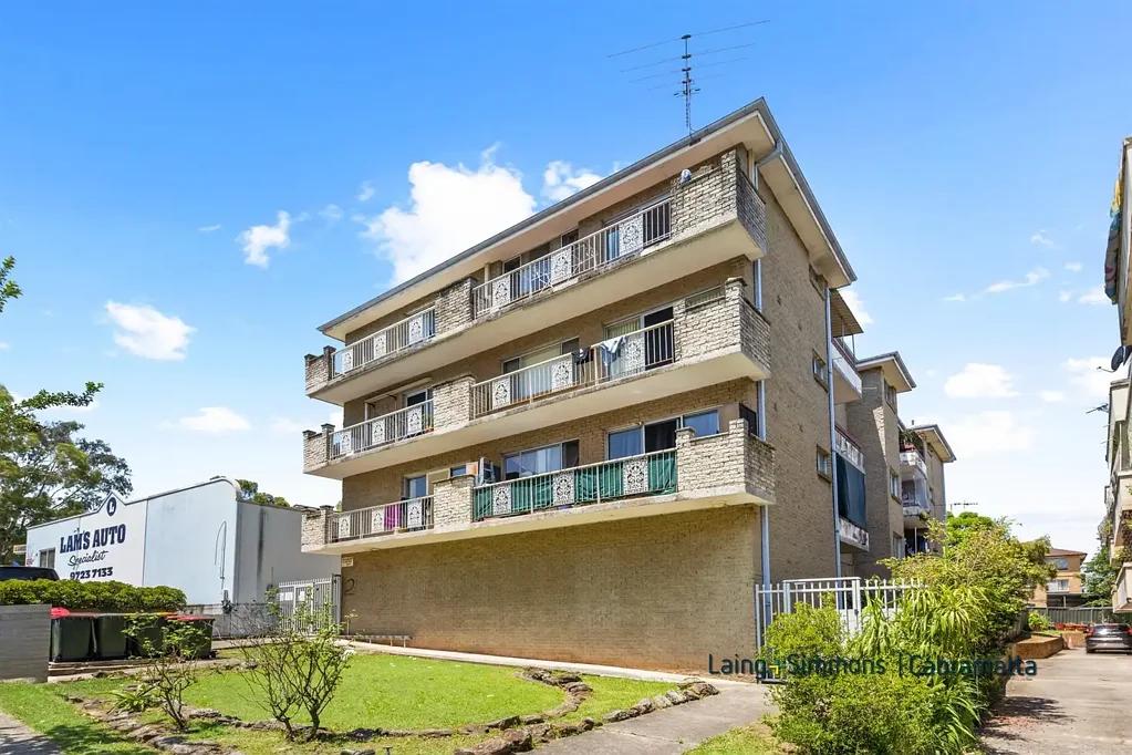 2 BEDROOM UNIT
