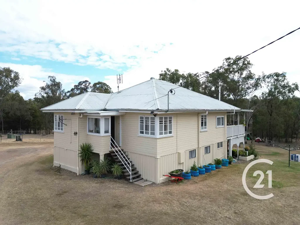Plainland 3 Bedroom 10 ACRES IN HEART OF PLAINLAND