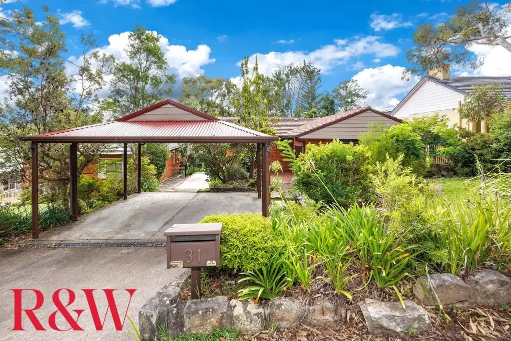 Four-Bedroom Killara home with Expansive Entertaining Deck & Spacious yard!