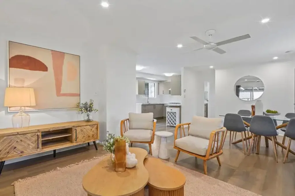 Crestmead 4कमरा Renovated Versatile Floorplan For Space, Privacy, Or Additional Income
