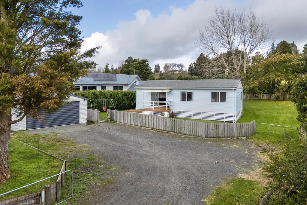 Waihi 3침실 Great Starter with Space, Views & Future Potential