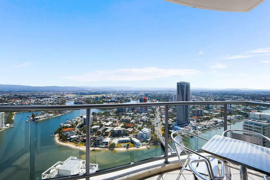 Surfers Paradise 2कमरा Stunning Views | Soaring High Ceilings | Highest Position in Floorplan